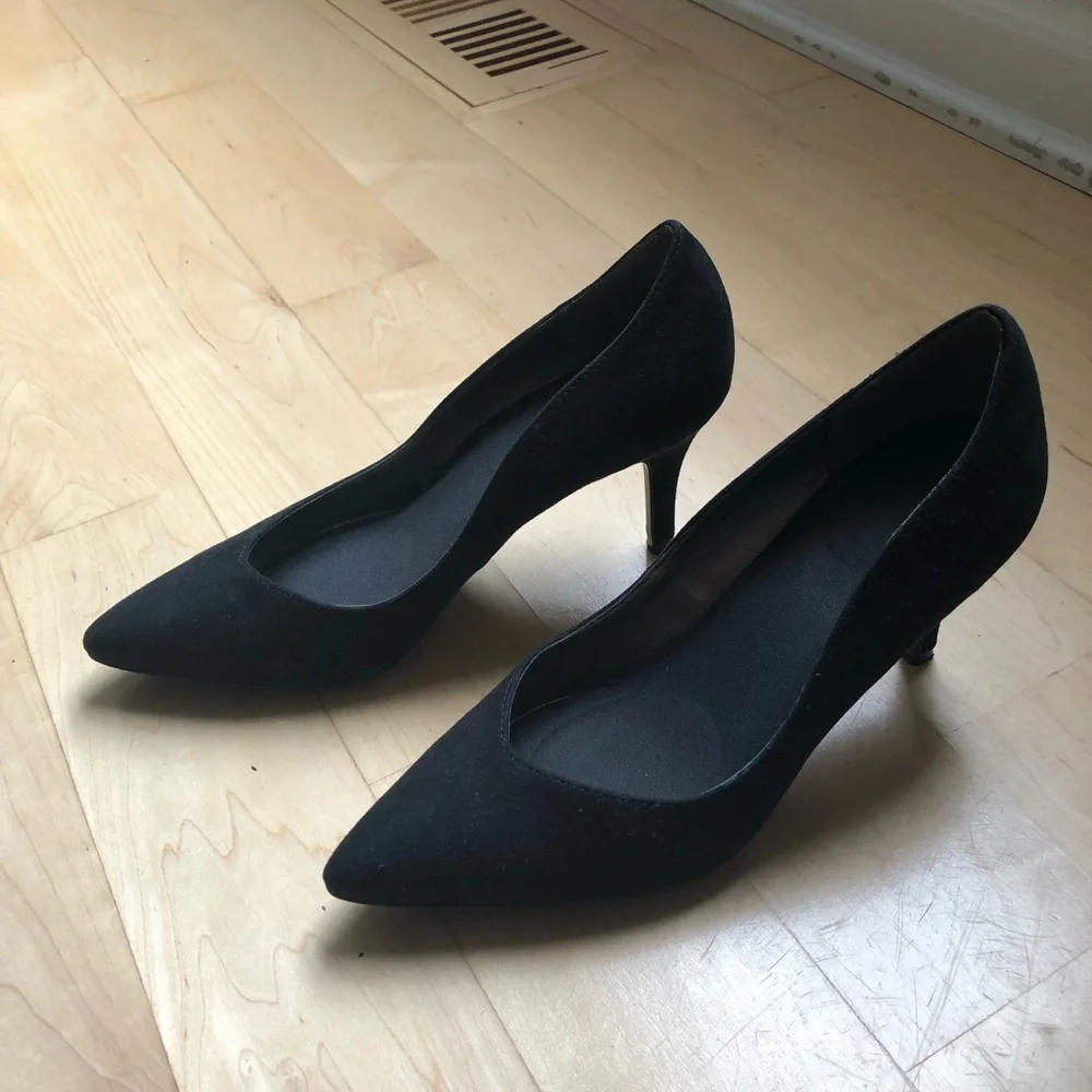 Kelly and Katie Black Pointed Toe Women's Pumps